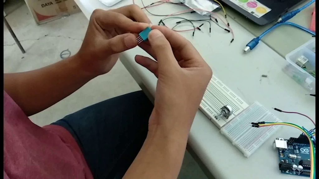 Rangkaian Sensor Suhu Dan Kelembaban | TEKNIK MEKATRONIKA